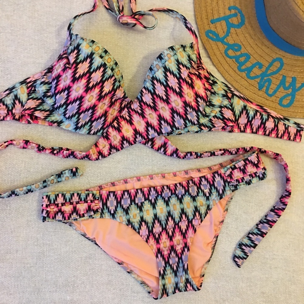 🆕Victoria’s Secret 💕 The Wrap Halter Bikini Swim Set | Aztec Print | Sz M